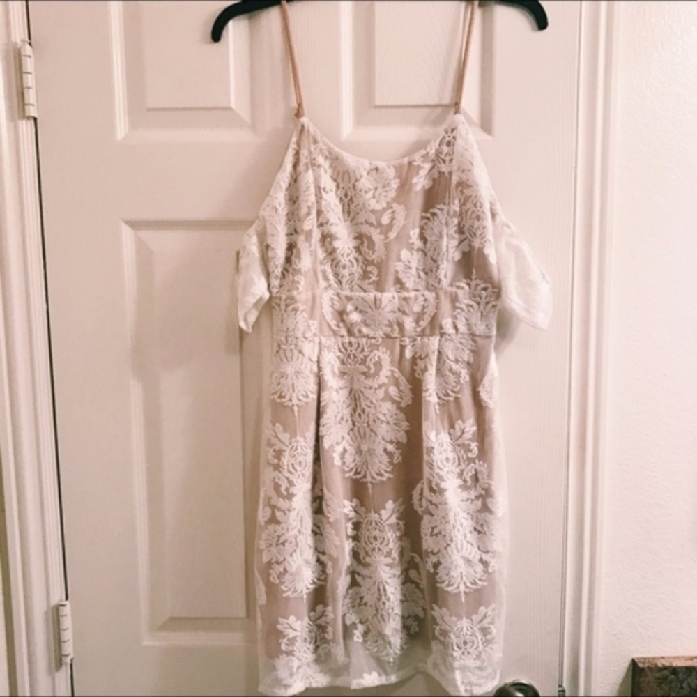 White Lace For Love & Lemons look a like!